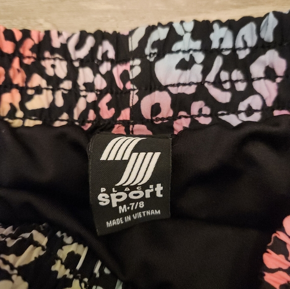 4 pairs  7/8 shorts - Picture 15 of 16